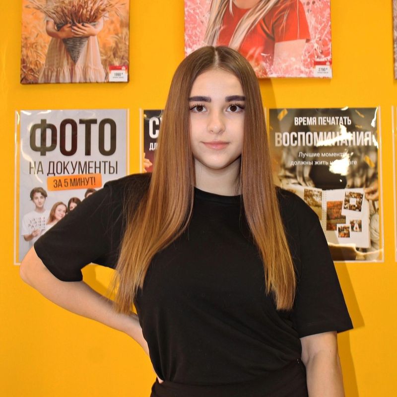 Эльвира, Дизайнер